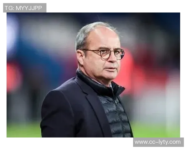 坎波斯强调巴黎圣日耳曼将把握转会机会但避免球员过剩问题